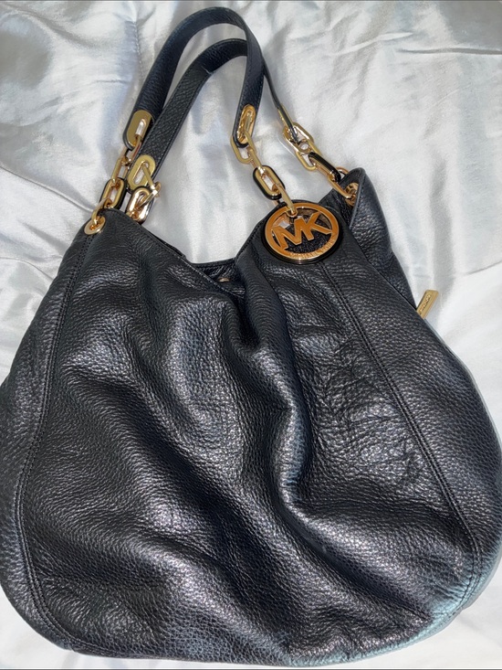 Michael Kors Handbags - Michael Kors Black Pebbled Leather Shoulder Hobo with Gold Hardware